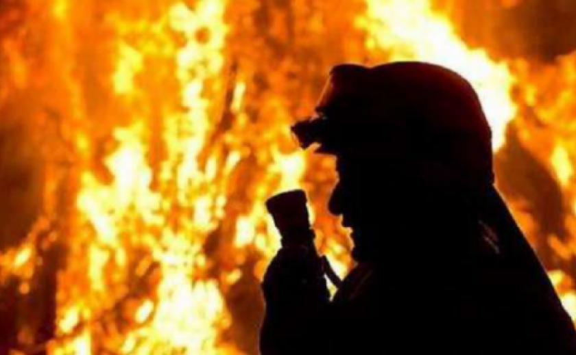 У Жовтих Водах на пожежі вогнеборці врятували чоловіка